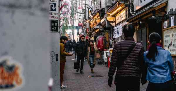 019年7月1号午时出生的女孩的宝宝如何起名，五行是什么？